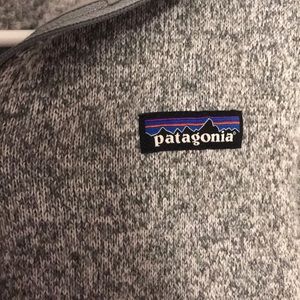 Women’s grey Patagonia quarter zip